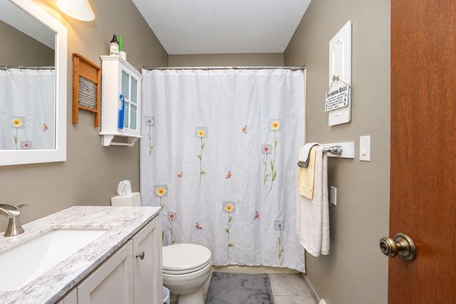 8194 Sunrise Boulevard, Clive, IA 50325