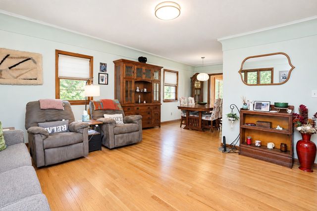 8194 Sunrise Boulevard, Clive, IA 50325