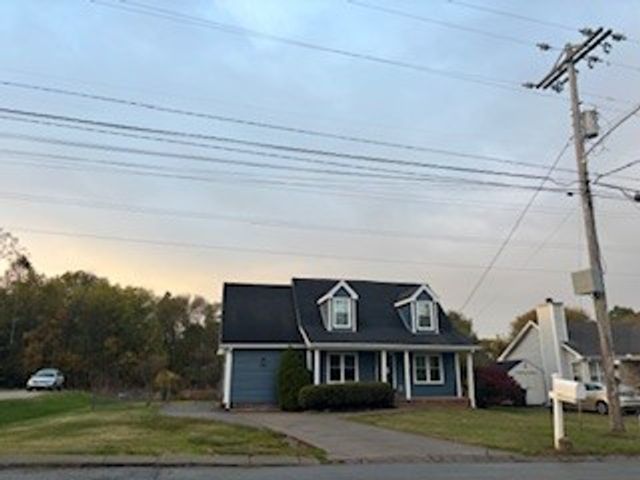 204 Township Dr, Hendersonville, TN 37075