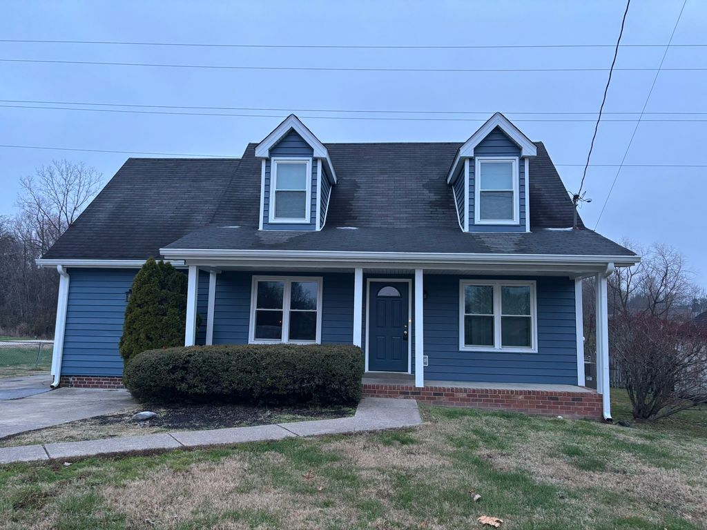 204 Township Dr, Hendersonville, TN 37075