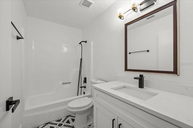 11218 CREEKVIEW DRIVE, Riverview, FL 33569