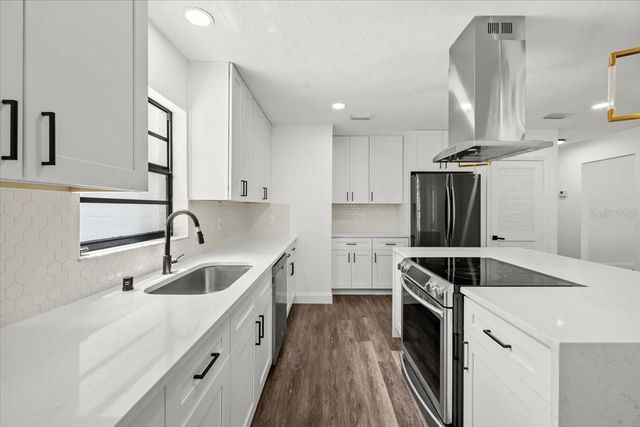 11218 CREEKVIEW DRIVE, Riverview, FL 33569