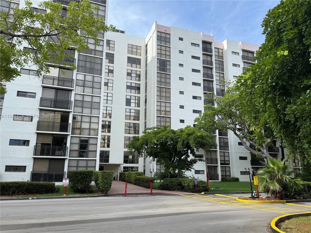 17021 N Bay Rd 222, Sunny Isles Beach, FL 33160