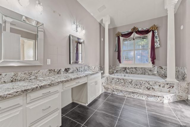 36408 Rue Lamonte Ct, Prairieville, LA 70769