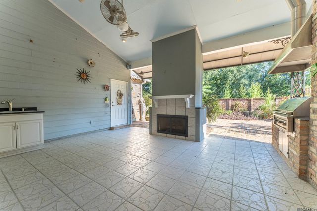 36408 Rue Lamonte Ct, Prairieville, LA 70769