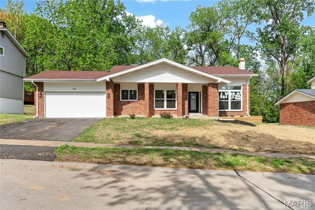 14541 Soho Drive, Florissant, MO 63034