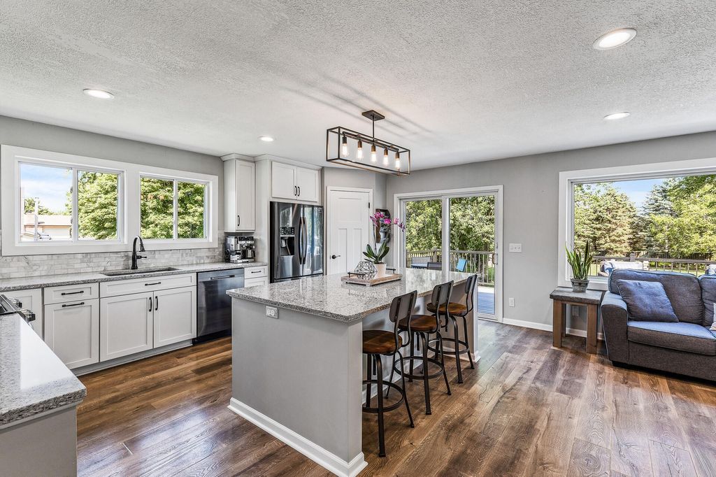 4579 141st Street W, Apple Valley, MN 55124