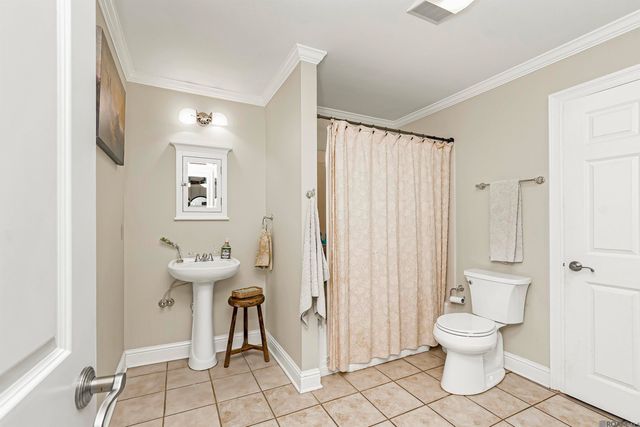 1469 Hood Ave, Baton Rouge, LA 70808
