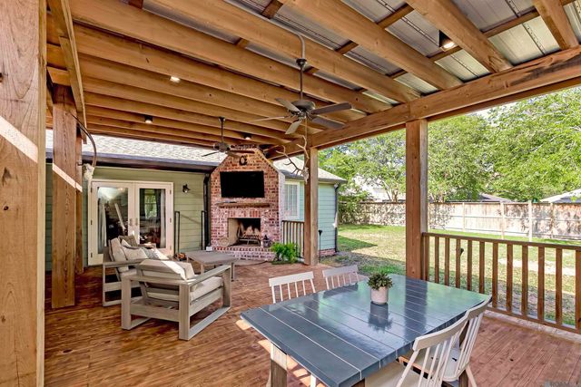 1469 Hood Ave, Baton Rouge, LA 70808
