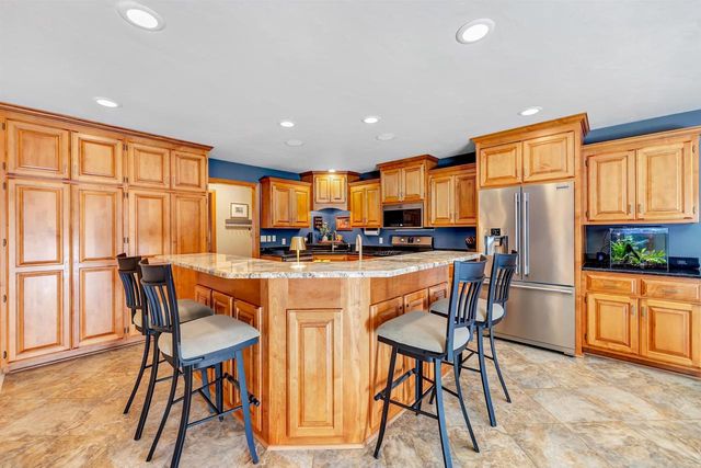 2575 TERESA COURT, Green Bay, WI 54311