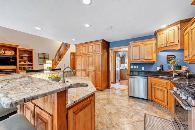 2575 TERESA COURT, Green Bay, WI 54311
