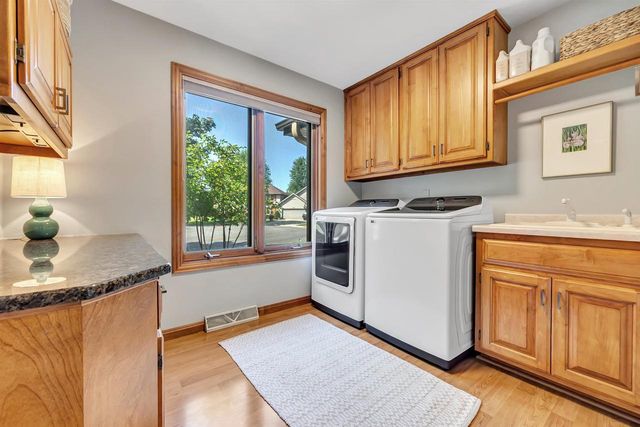 2575 TERESA COURT, Green Bay, WI 54311