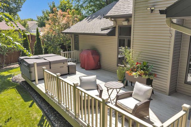 2575 TERESA COURT, Green Bay, WI 54311
