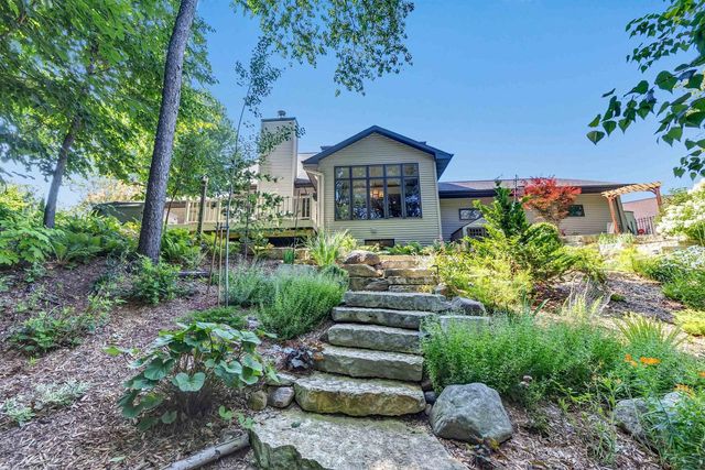 2575 TERESA COURT, Green Bay, WI 54311