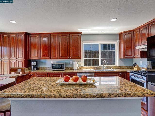 2161 Jacqueline Dr, Pittsburg, CA 94565