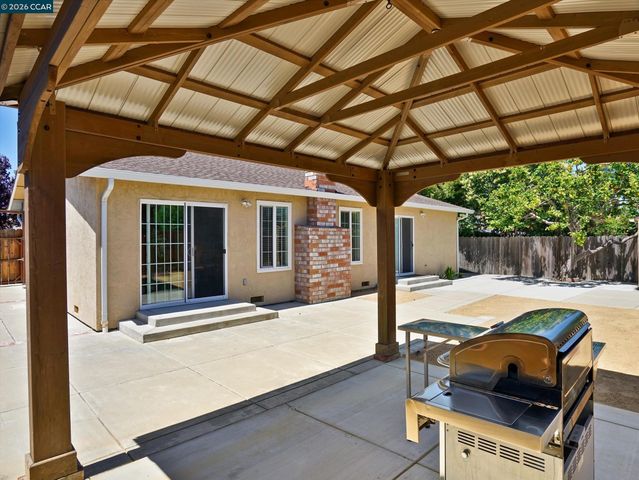 2161 Jacqueline Dr, Pittsburg, CA 94565