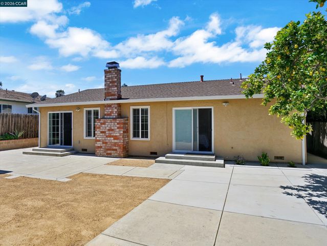 2161 Jacqueline Dr, Pittsburg, CA 94565