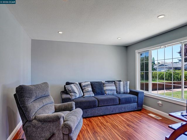 2161 Jacqueline Dr, Pittsburg, CA 94565