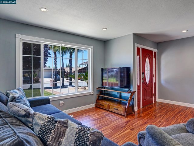 2161 Jacqueline Dr, Pittsburg, CA 94565