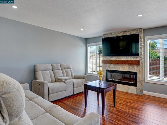 2161 Jacqueline Dr, Pittsburg, CA 94565