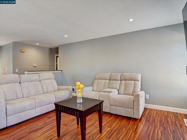 2161 Jacqueline Dr, Pittsburg, CA 94565