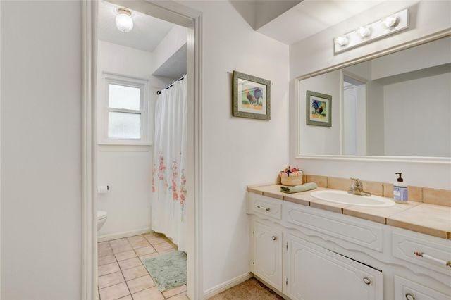 29040 East Lake, Hempstead, TX 77445