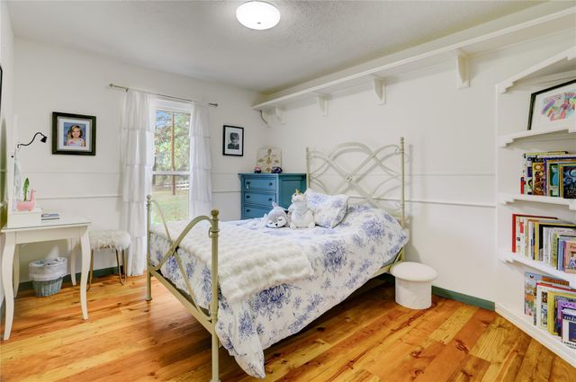 29040 East Lake, Hempstead, TX 77445