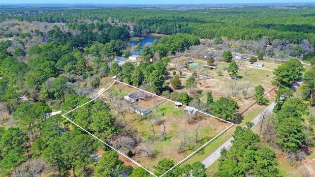 29040 East Lake, Hempstead, TX 77445