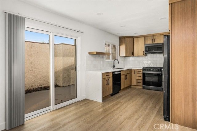 2565 Santa Ana Ave 5, Costa Mesa, CA 92627