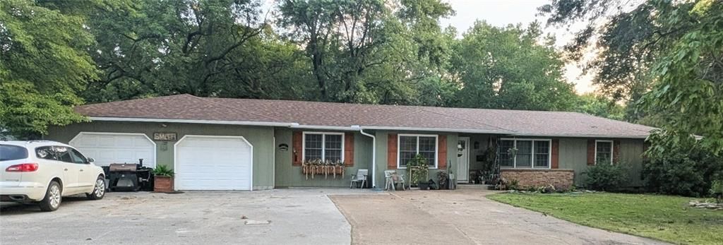 114 E Howard Street, Girard, KS 66743