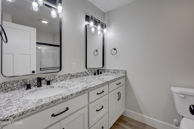 2017 Lakeview Street, Carthage, MO 64836