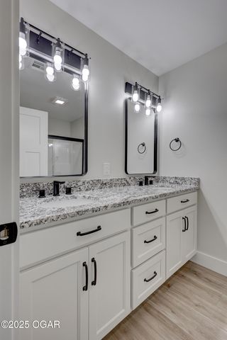 2017 Lakeview Street, Carthage, MO 64836