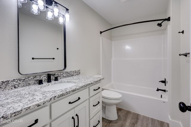 2017 Lakeview Street, Carthage, MO 64836