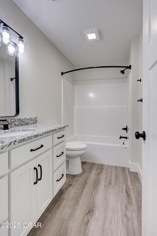 2017 Lakeview Street, Carthage, MO 64836