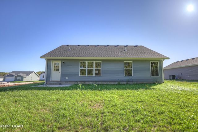 2017 Lakeview Street, Carthage, MO 64836