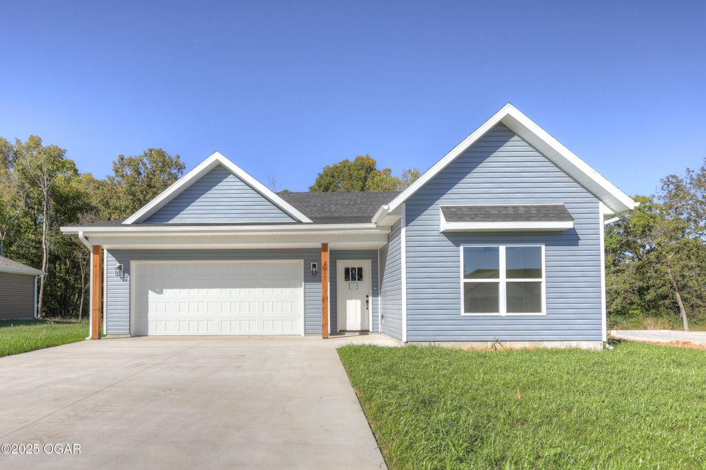 2017 Lakeview Street, Carthage, MO 64836