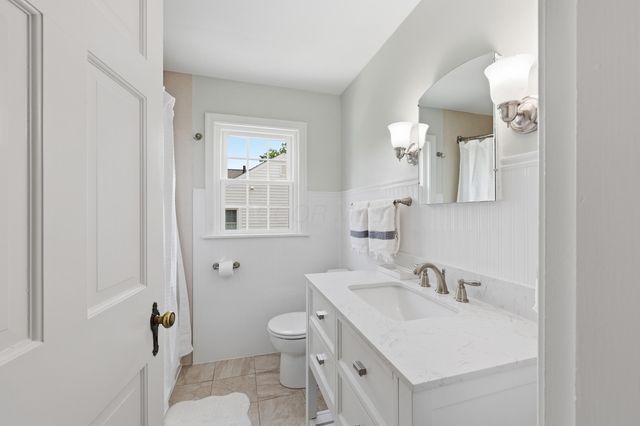 1632 Grenoble Road, Columbus, OH 43221