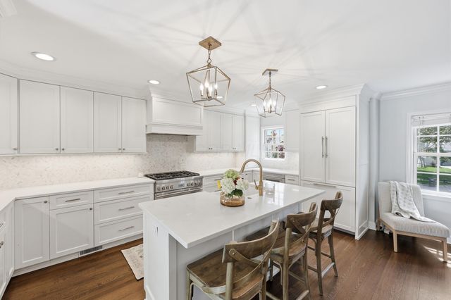 1632 Grenoble Road, Columbus, OH 43221