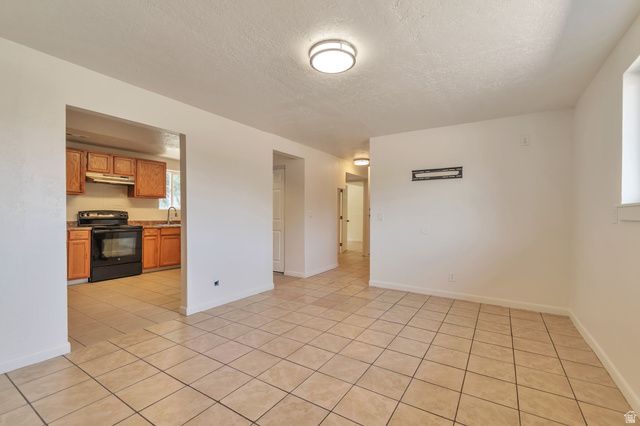 3930 ELAINE DR, Salt Lake City, UT 84120