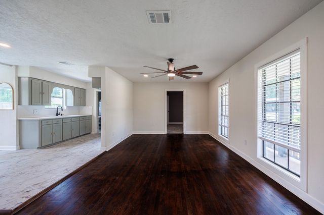 5618 Southbrook Street, Houston, TX 77033