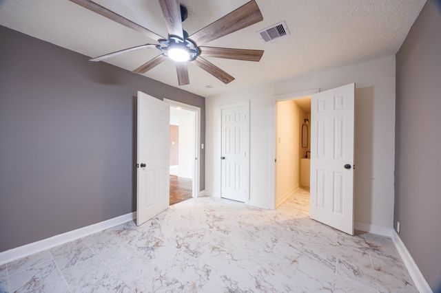 5618 Southbrook Street, Houston, TX 77033