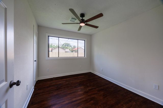 5618 Southbrook Street, Houston, TX 77033