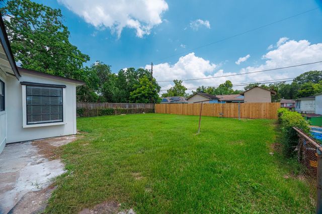 5618 Southbrook Street, Houston, TX 77033