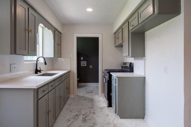 5618 Southbrook Street, Houston, TX 77033