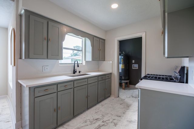 5618 Southbrook Street, Houston, TX 77033