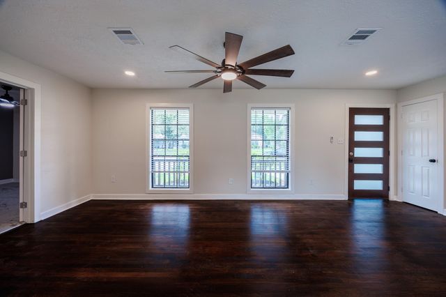 5618 Southbrook Street, Houston, TX 77033