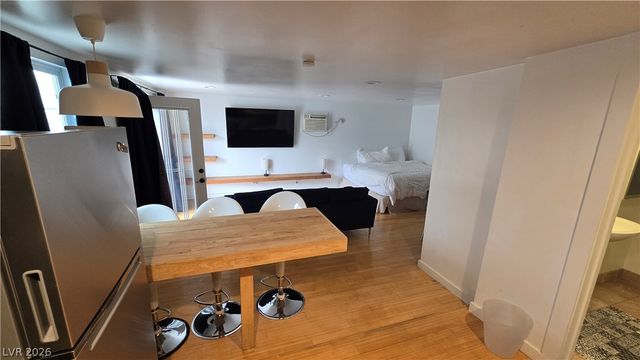3418 Oneida Way 1, Las Vegas, NV 89169