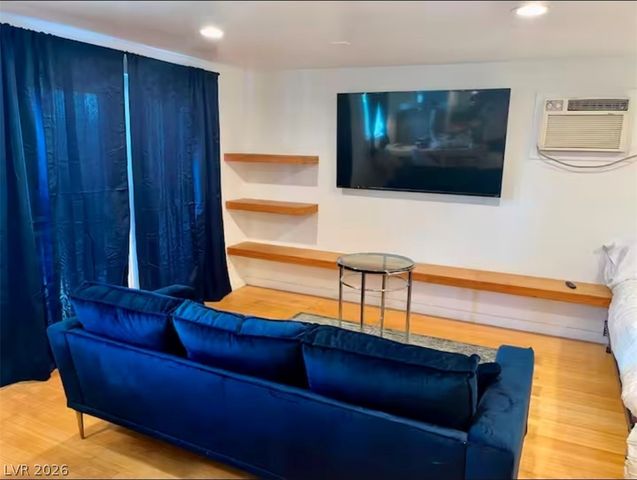 3418 Oneida Way 1, Las Vegas, NV 89169