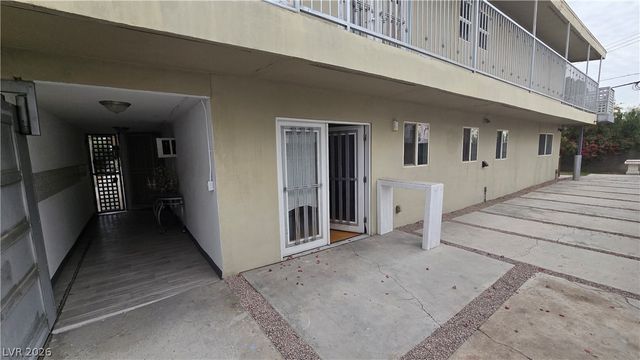 3418 Oneida Way 1, Las Vegas, NV 89169