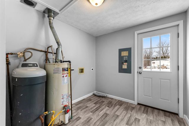 2340 E Mosherville Road, Jonesville, MI 49250